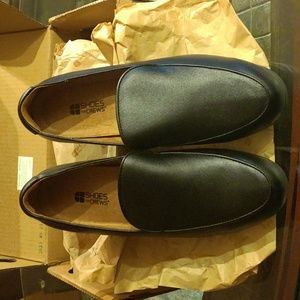 New never worn, size 11 women's low heal loafer